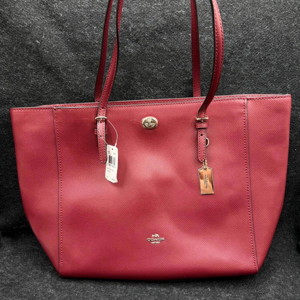 NWT COACH 36454 Turnlock Tote Crossgrain Leather in Black Cherry Handbag Purse